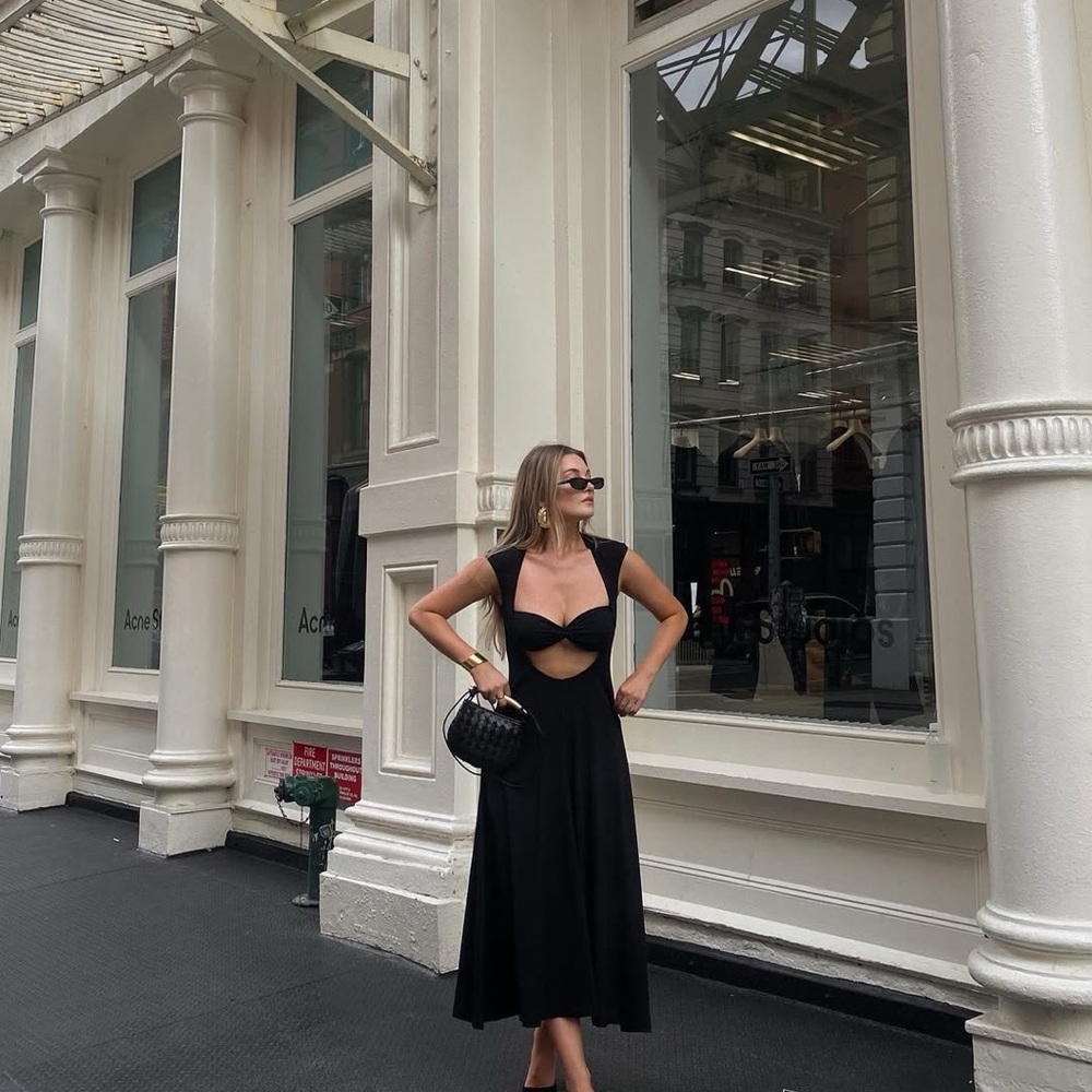 BEAUFILLE
BAES DRESS - BLACK